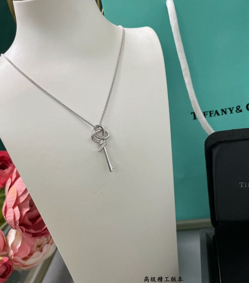 T*f*ny necklaces
